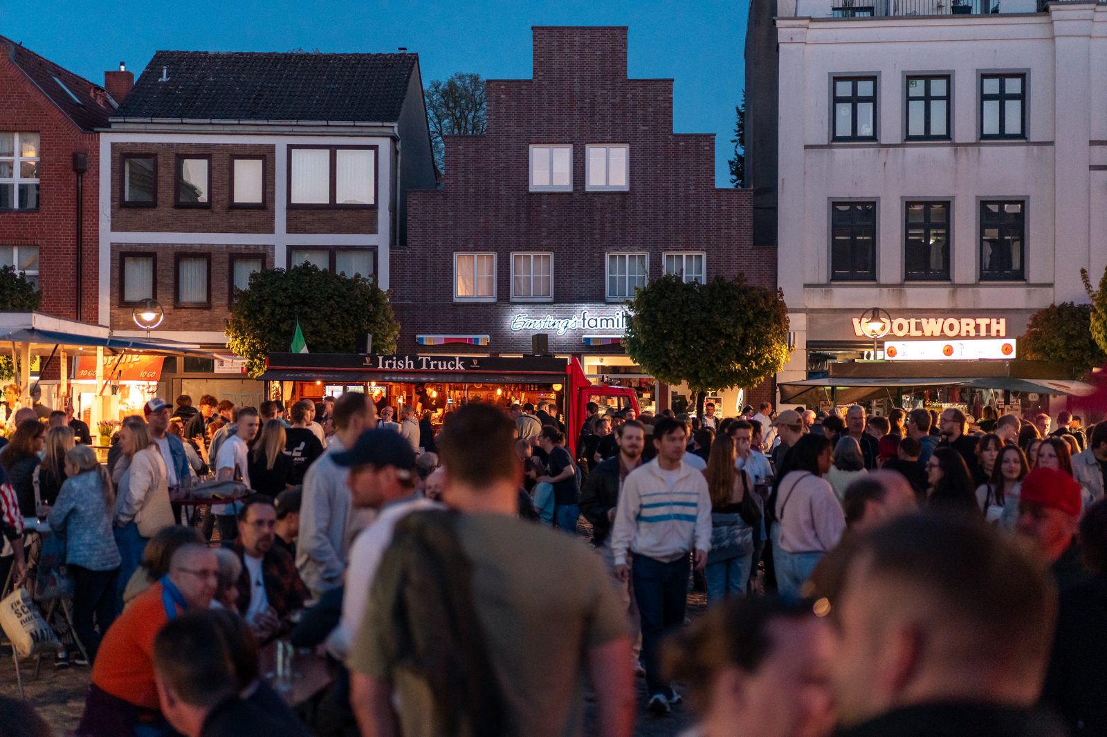 Bierfest Atmosphaere Bad Oldesloe – voller Marktplatz